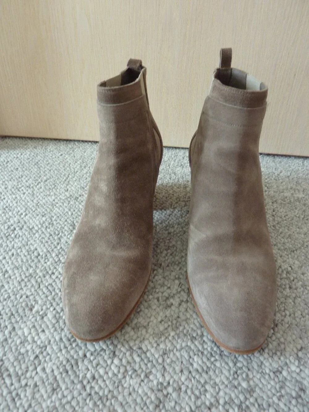 $395 Vince Hallie Round Toe Suede Grey Limestone Boots SZ 11 41 Low heel Booties